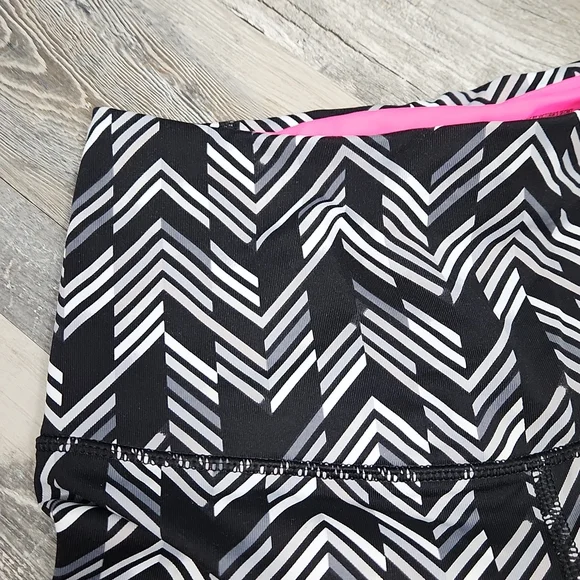 Victoria's Secret VSX Sport Geometric Activewear Set - Picture 7 of 9